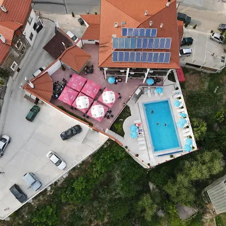 Hotel Deyanira *