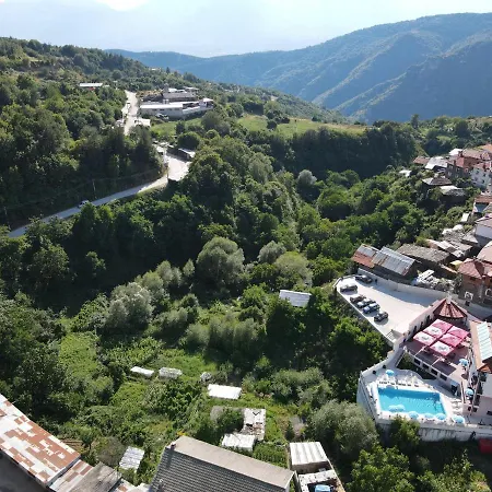 Deyanira Hotel *
